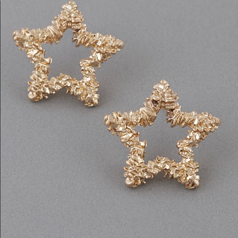 Star stud earrings